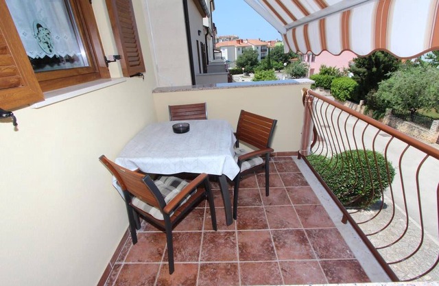 DARKO One-Bedroom Apartment with Balcony 2