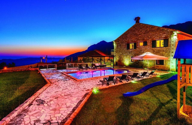 Fantastic Dubravka Villa | Villa Pave | 6 Bedrooms | Stunning Rural Views | Pool Table