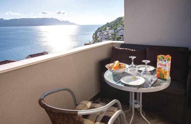 Gorgeous apartment in Klek with WiFi