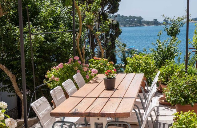 Holiday apartment only 30 m from the beach
