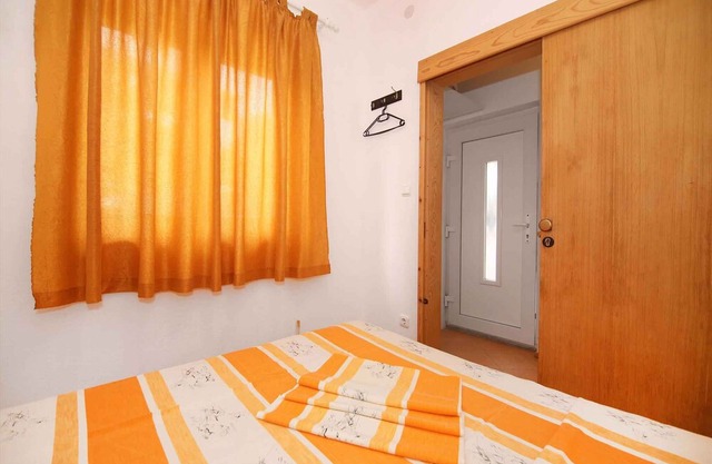 Holiday apartment 10 m from the beach