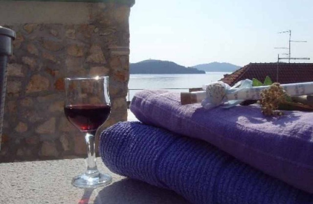 Holiday apartment 50 m from the beach