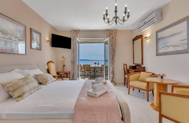 Holiday apartment Drasnice for 2 - 4 persons with 2 bedrooms - Holiday apartment in one or multi-fam