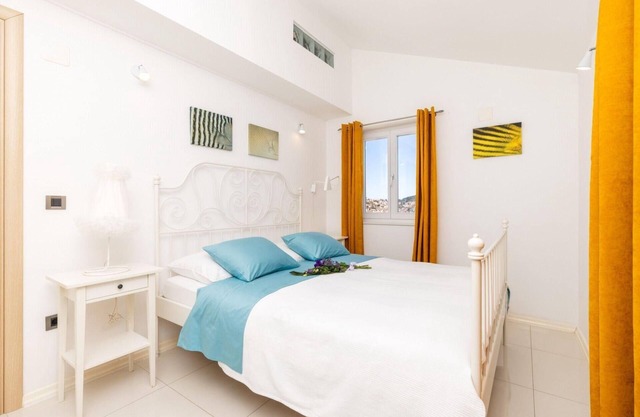 Holiday apartment Mali Lošinj for 1 - 3 persons with 1 bedroom - Row house