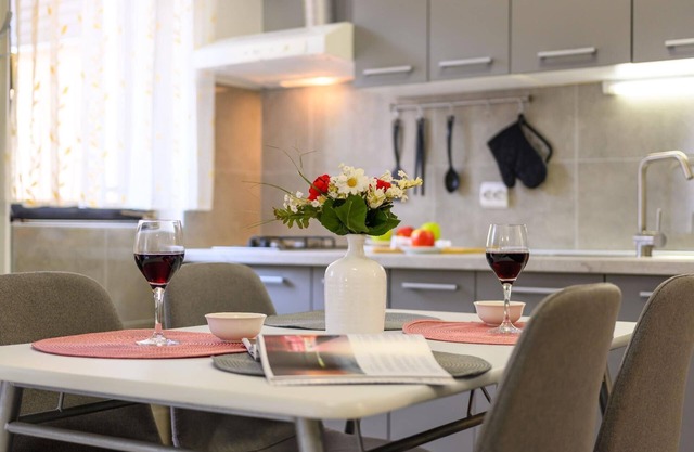 Holiday apartment Pula for 1 - 4 persons with 2 bedrooms - Holiday apartment in one or multi-family