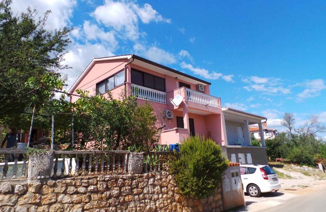 Holiday apartment with sea view