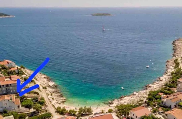 Holiday apartment With sea views and first rich to the sea