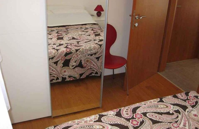 Holiday apartment with air conditioning close to the beach