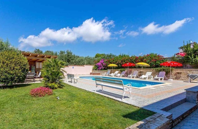 Holiday apartment with shared pool and balcony