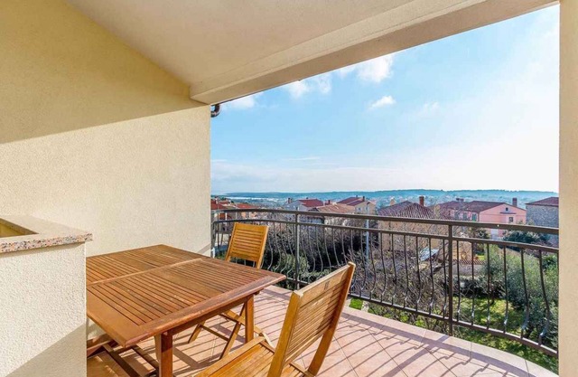 Holiday apartment with garden for common use