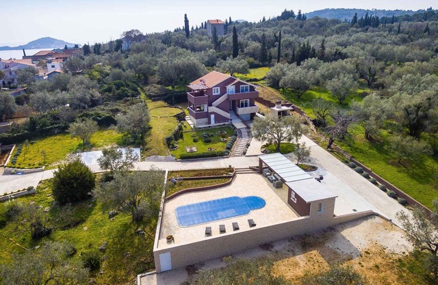 Holiday apartment with Pool