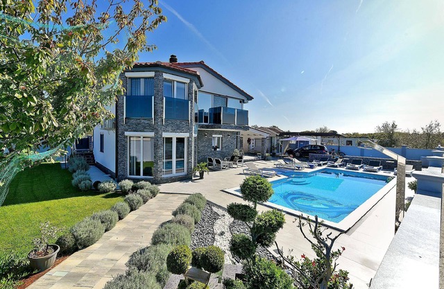 Holiday Fažana Persons Bedrooms