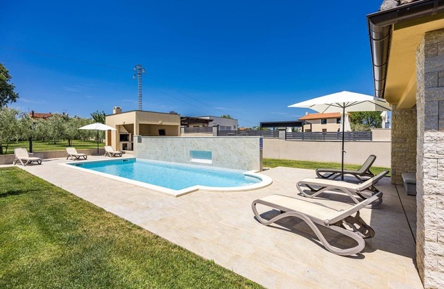 Holiday house Šišan for 1 - 8 persons with 3 bedrooms - Holiday house