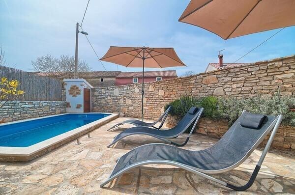 Holiday house Svetvinčenat for 1 - 8 persons with 3 bedrooms - Holiday house