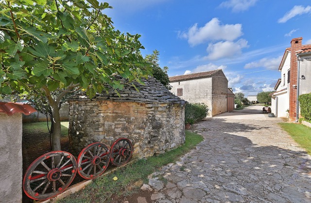 House 1378/12993 (Istria - Galižana), 7500m from the beach