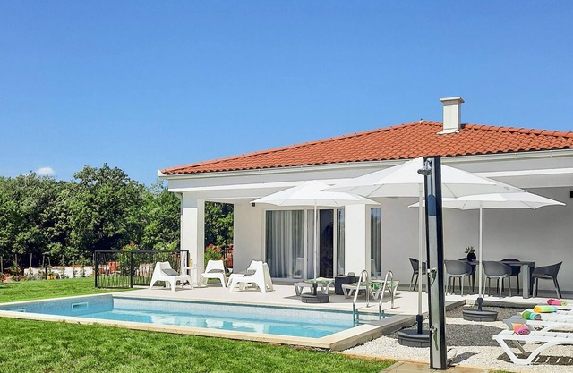 Lovely home in Nedescina with WiFi