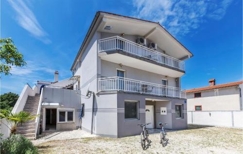 Nice Apartment In Fazana With Kitchen