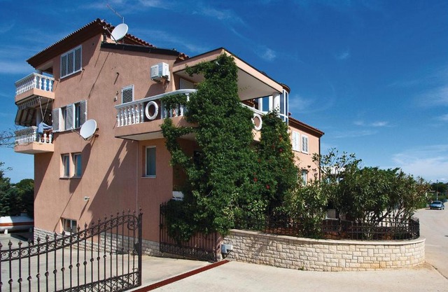 Nice apartment in Galizana with 1 Bedrooms and WiFi