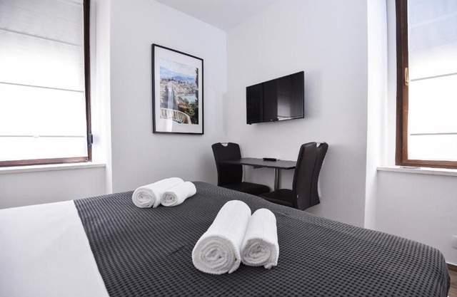 Old Town Rooms 1