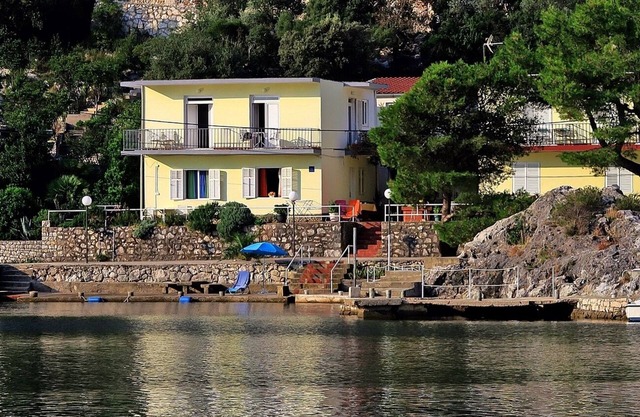 One bedroom apartment near beach Okuklje, Mljet (A-4912-e)