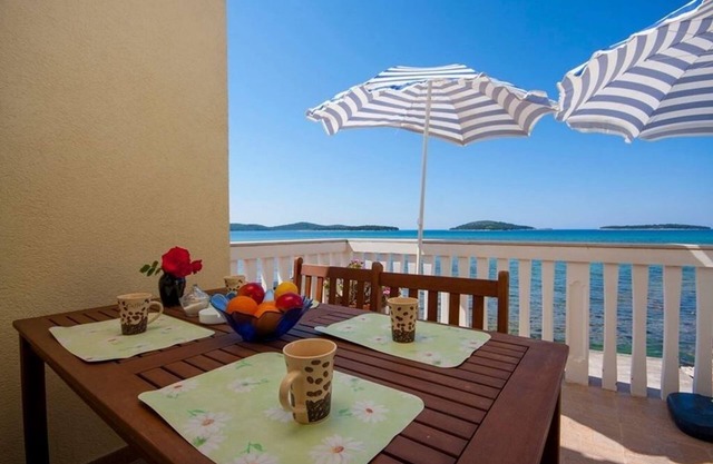 Beach Krapanj Šibenik 