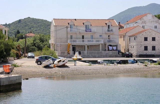 One bedroom apartment near beach Hodilje, Pelješac (A-10234-a) in Ston