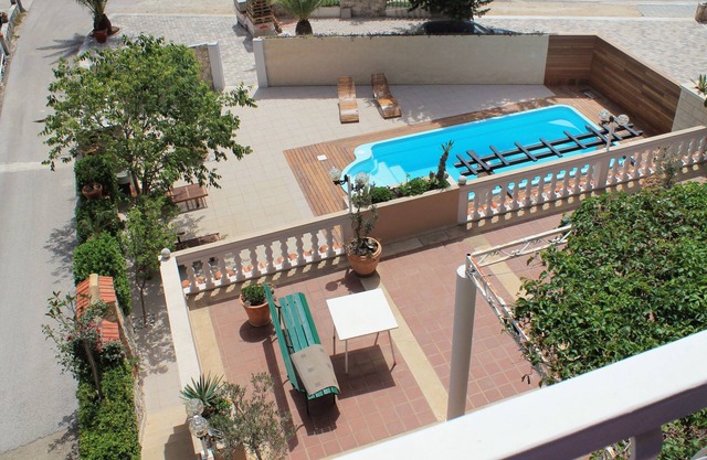 One bedroom apartment with terrace and sea view Tučepi, Makarska (A-6817-b)