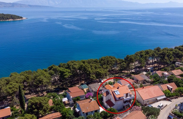 One bedroom apartment with terrace and sea view Jelsa, Hvar (A-4017-a)
