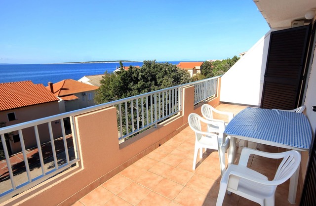 One bedroom apartment with terrace and sea view Mandre, Pag (A-3557-a)