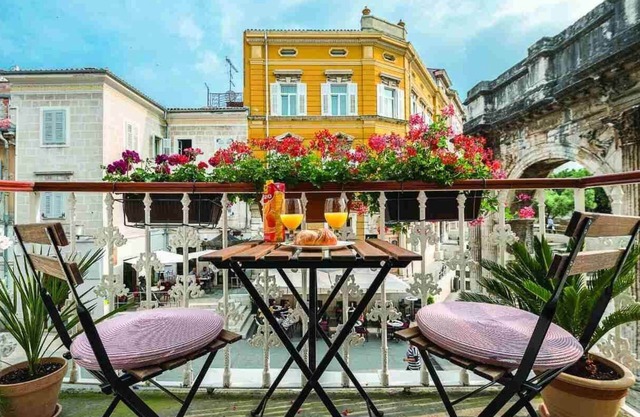 Porta Aurea apartment! Romantic balcony with a wonderful view!