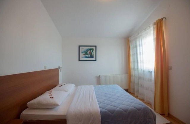 Room in Novalja with Balcony, Air condition, WIFI (3764-2)