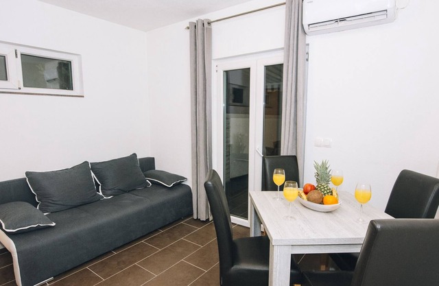 Seafront one bedroom apartment - Tramontana6