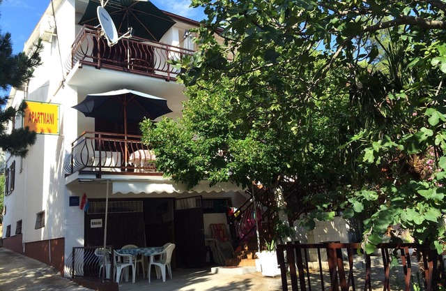 Studio flat near beach Starigrad, Paklenica (AS-6621-b)