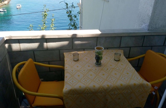 Beach Račišće 