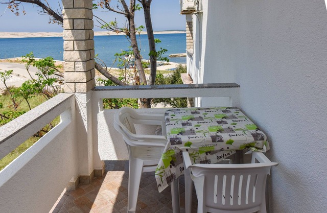 Studio flat near beach Kustići, Pag (AS-6353-b)