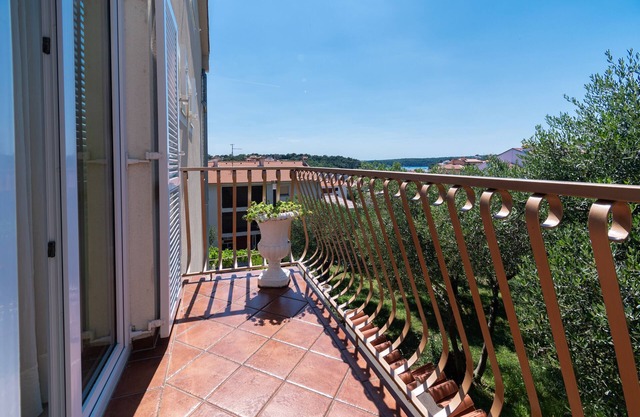 Studio flat with balcony Rab (AS-14120-a)