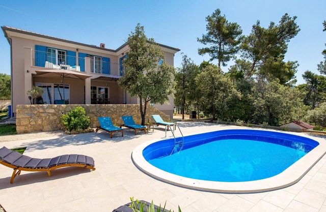 Stunning home in Banjol