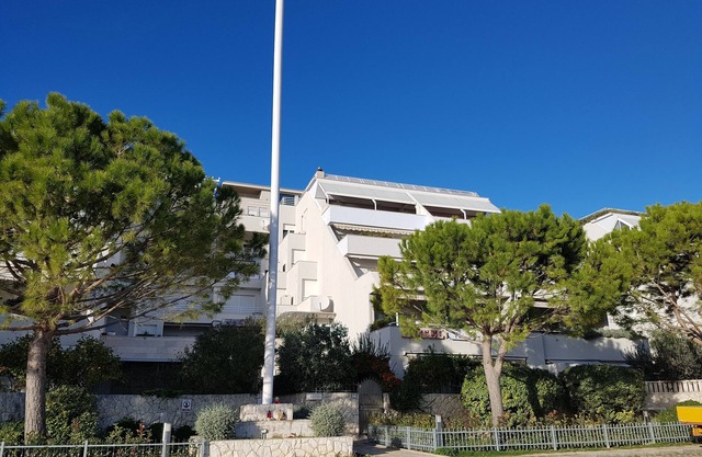 Three bedroom apartment with terrace and sea view Split (A-14351-a)