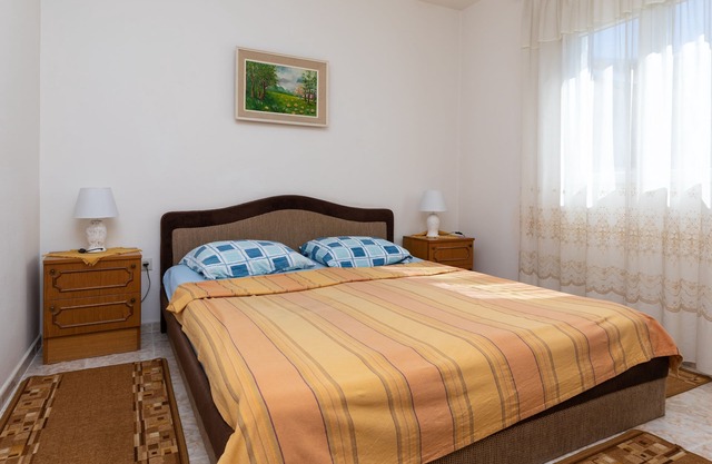 Two bedroom apartment with balcony and sea view Sumpetar, Omiš (A-9435-a)