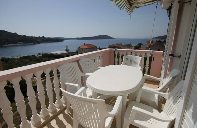 Two bedroom apartment with terrace and sea view Cove Soline, Dugi otok (A-448-g)