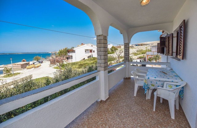 Two bedroom apartment near beach Kustići, Pag (A-6353-a)