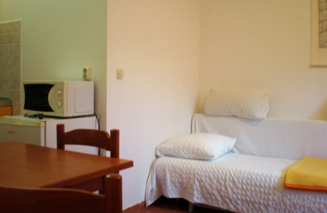 Villa Doris - 1 bedroom Apartment, 3 adults, ground floor