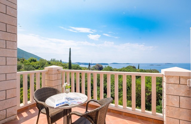 Villa Panorama Dubrovnik - Deluxe Double Room with Terrace and Sea View