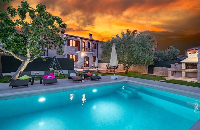 Villa Pietra with pool