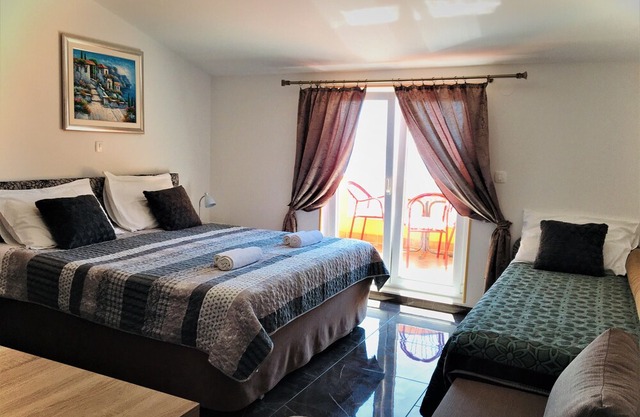 Villa Sunset Studio for 3 adults with balcony with beautiful sea view