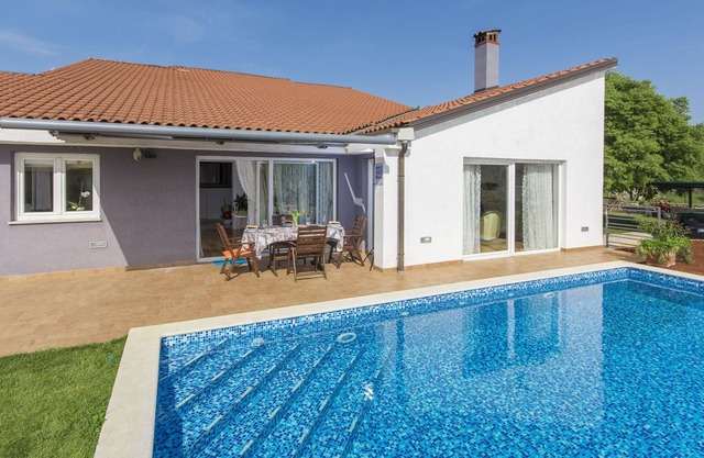 Wonderful, modern villa with pool, whirlpool and garden, near Rovinj in Rovinjsko Selo
