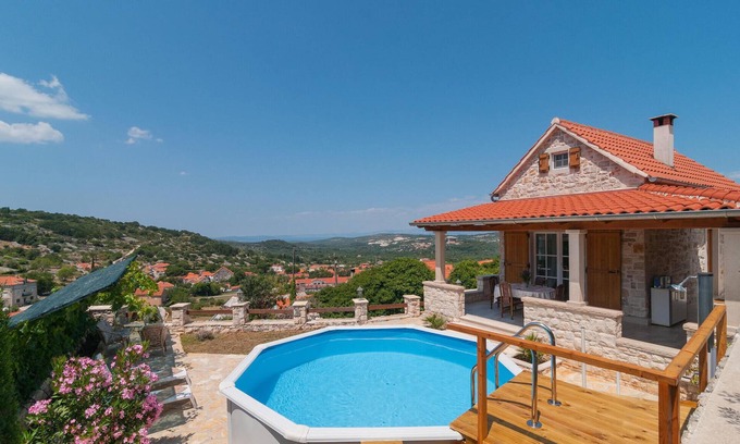 Nerezise House | 1 bedroom lovely home in Nerezisca