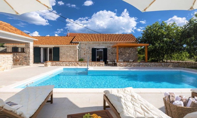 Primosten Burnji Other | 100 m² Accommodation ∙ 3 bedrooms ∙ 8 guests