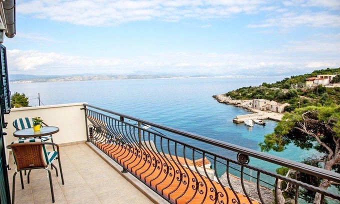 Cove Donja Krusica (Donje selo) Apartment | 100 m² Apartment ∙ 3 bedrooms ∙ 6 guests