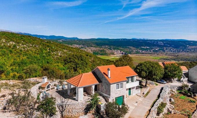 Lokvicici House | 100 m² House ∙ 2 bedrooms ∙ 5 guests